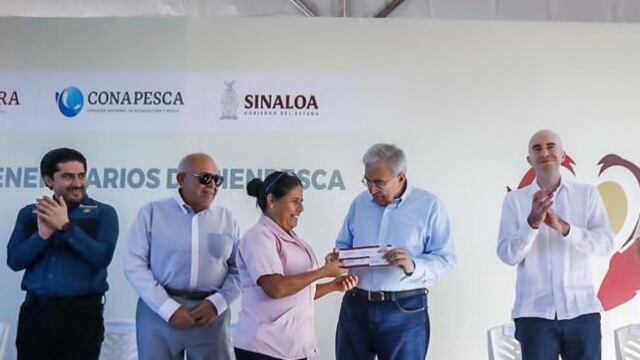 Evento de entrega de apoyos BienPesca en Sinaloa.