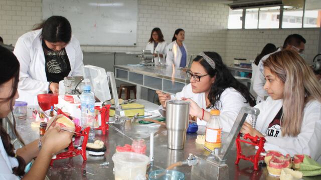 Únicamente en la historia del CENEVAL, tres escuelas han logrado 28 preseas en una misma evaluación