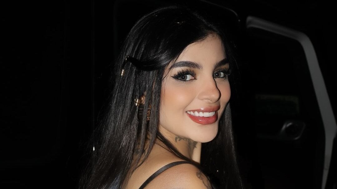 Karely Ruiz no aparece en redes sociales y fans creen que su bebé ya nació