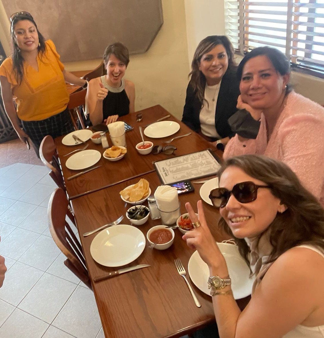 El indio Azteca, cantina Monterrey