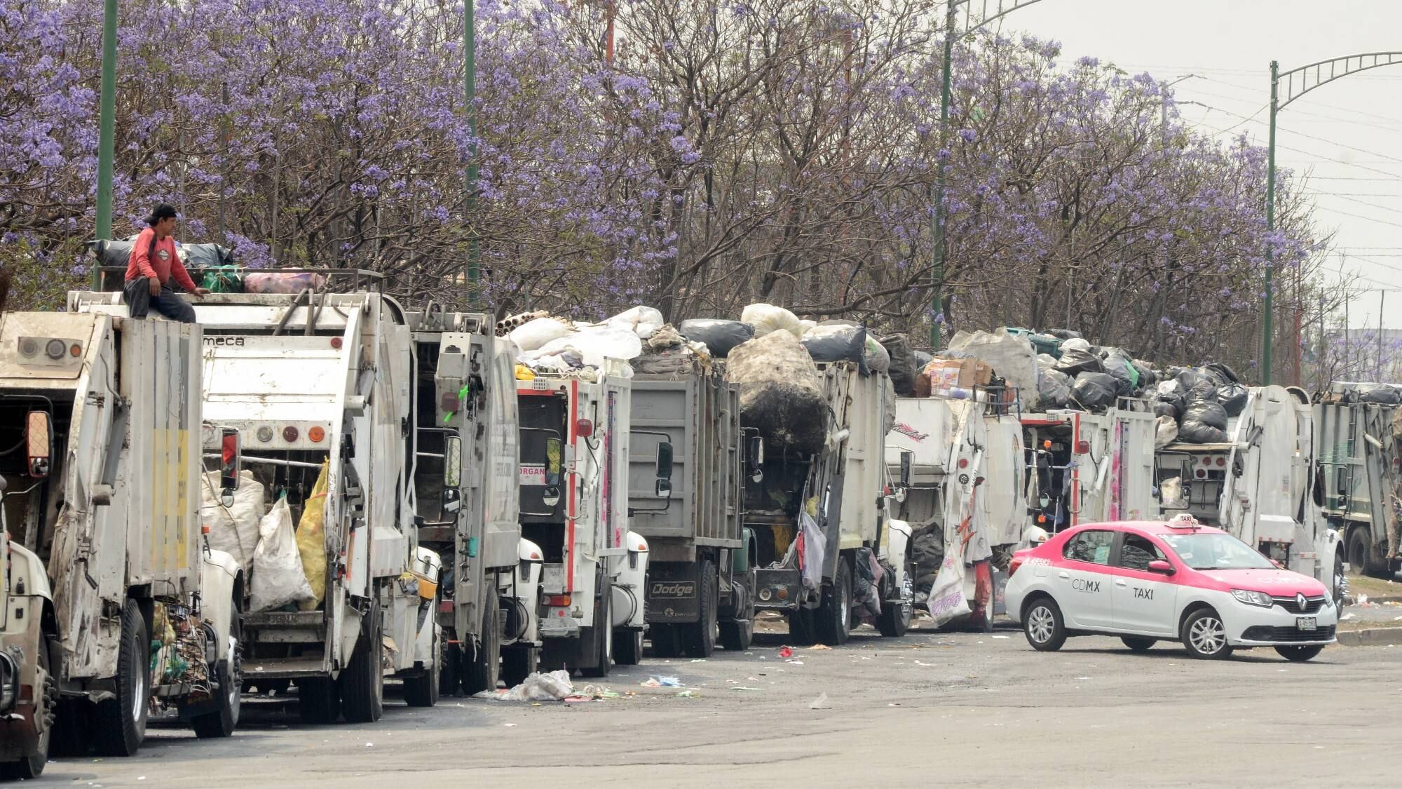 Camiones de basura detenidos