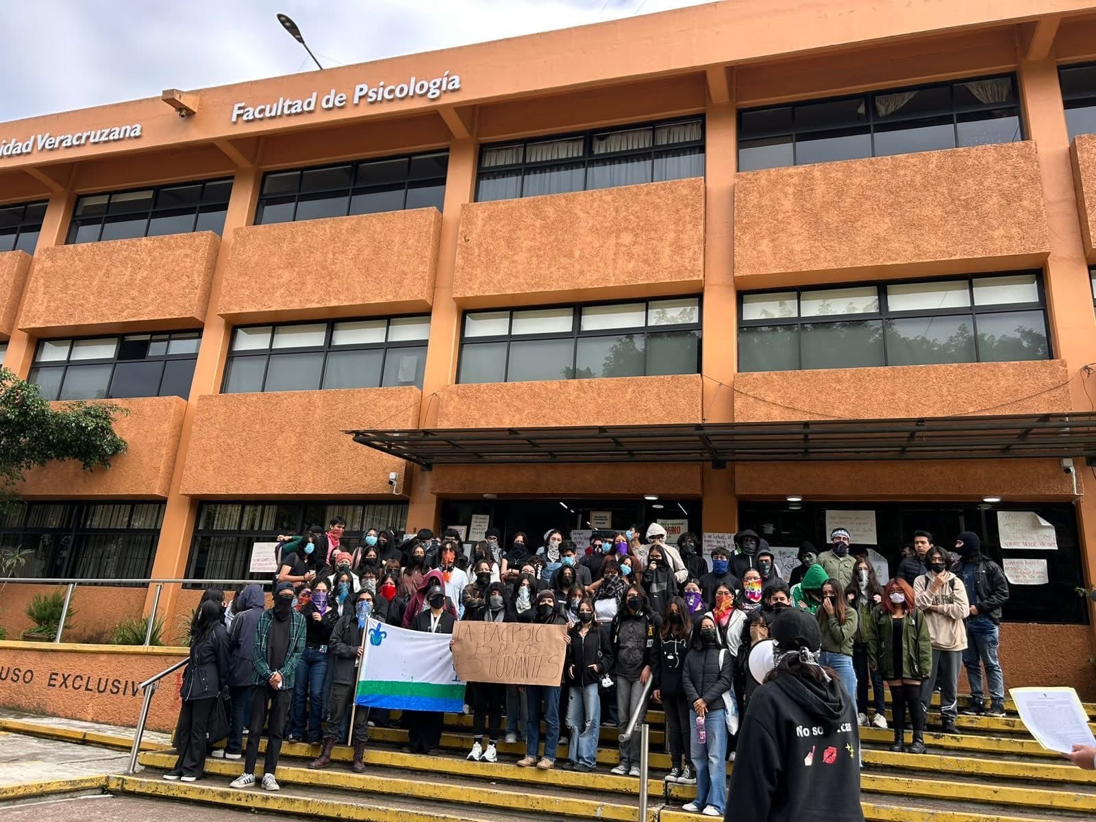 Paro estudiantil en la Universidad Veracruzana por negligencia de autoridades ante inundaciones