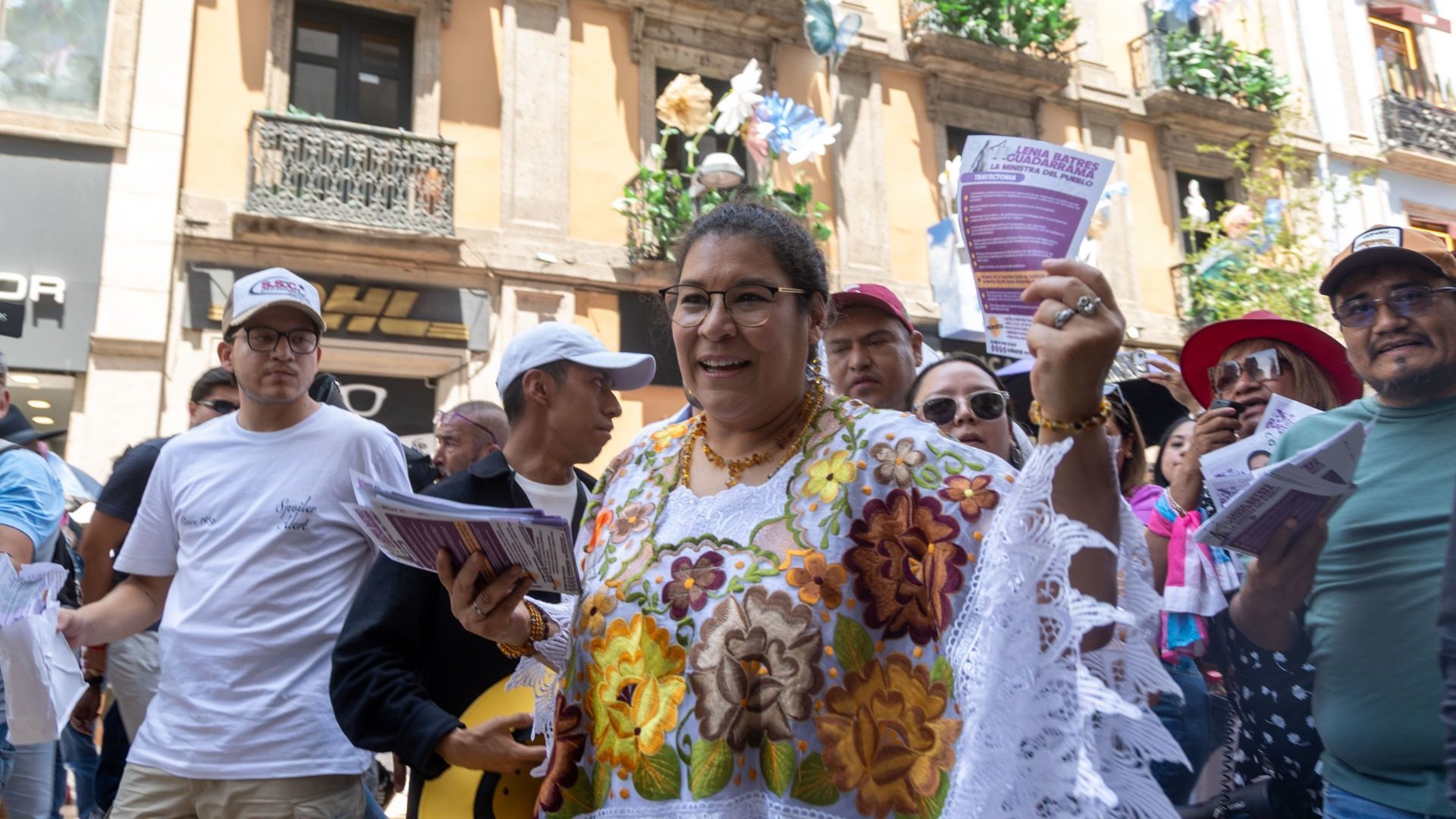 Lenia Batres durante acto de campaña