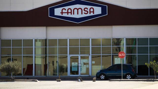 Tiendas FAMSA cierran