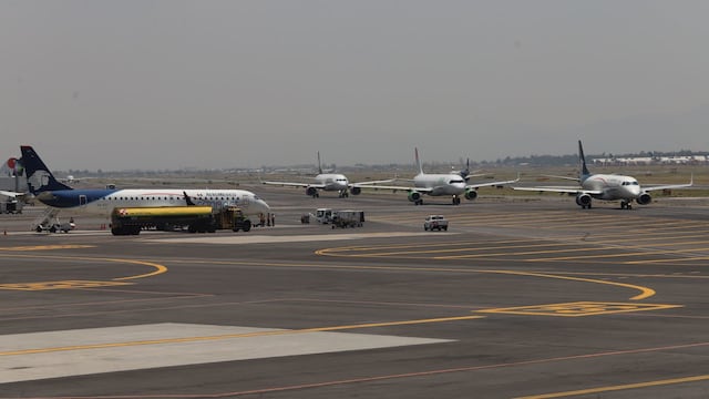 Operaciones de aeronaves en el aeropuerto Internacional Benito Juárez de la Ciudad de México, en donde se han reportado incidentes por la saturación en que se encuentra.