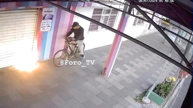 Un hombre prendió fuego al negocio donde trabaja su ex novia en Iztapalapa, CDMX