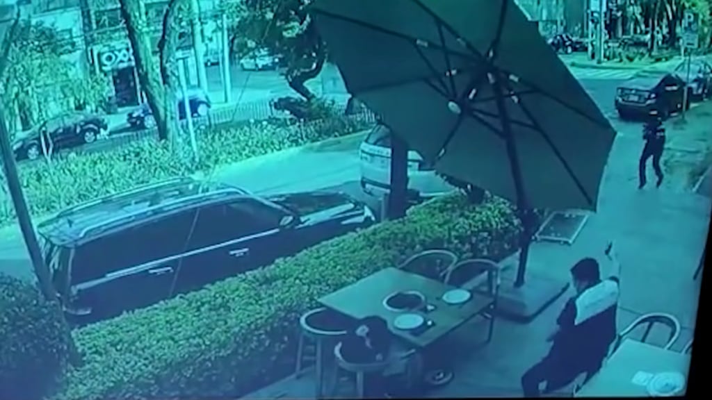 VIDEO: Frusta a balazos asalto en Lomas de Chapultepec