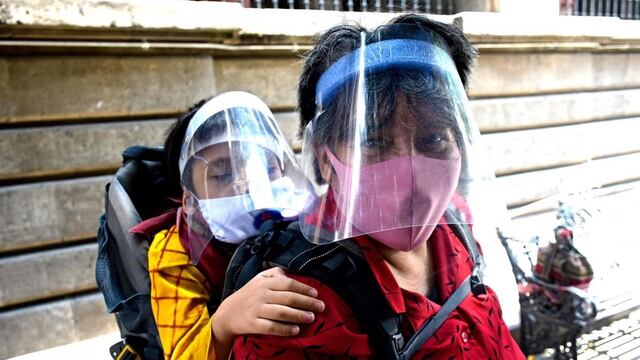 Rosy Linares y su hijo