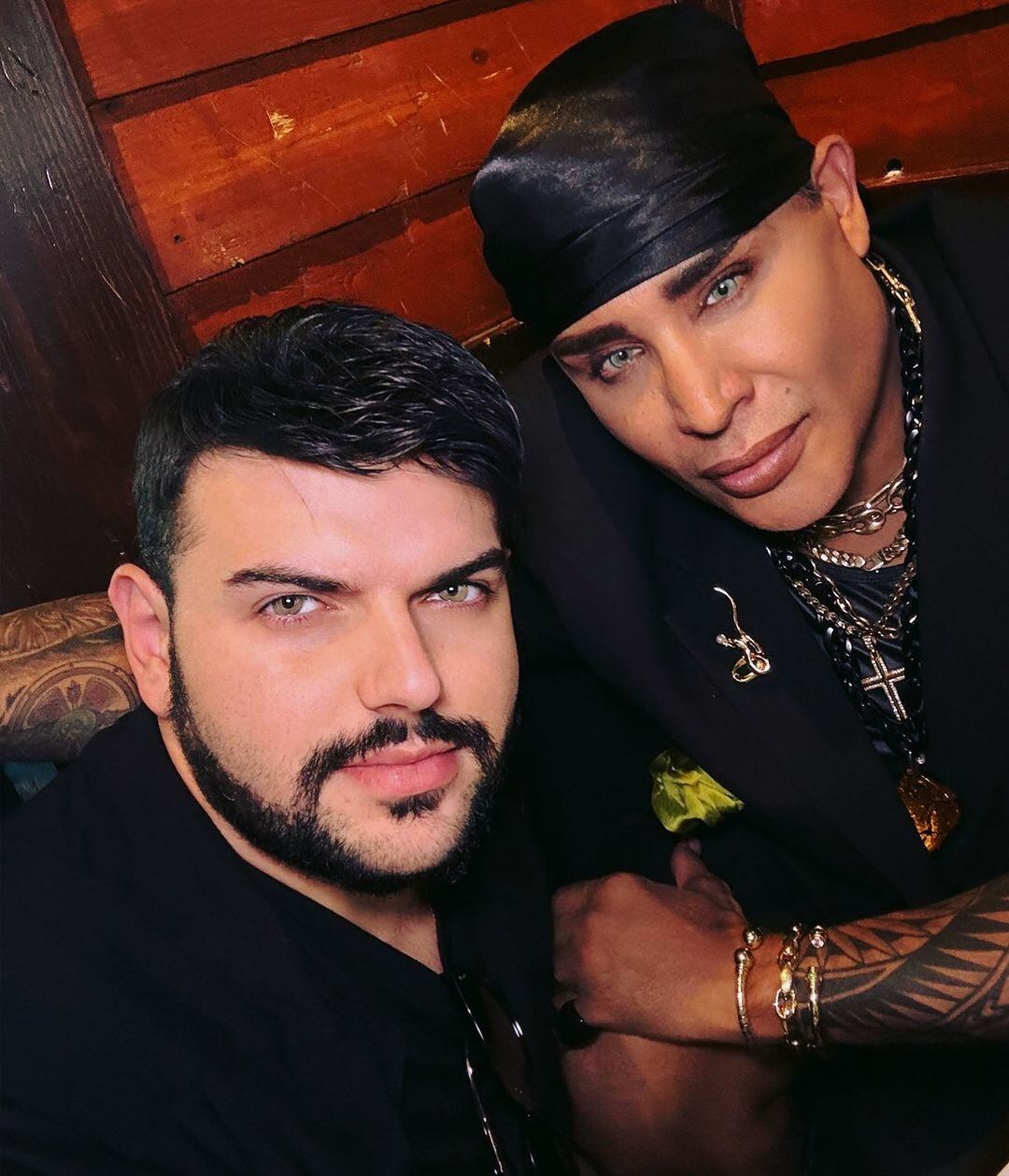 Eduardo Antonio “el Divo de Placetas” y su esposo