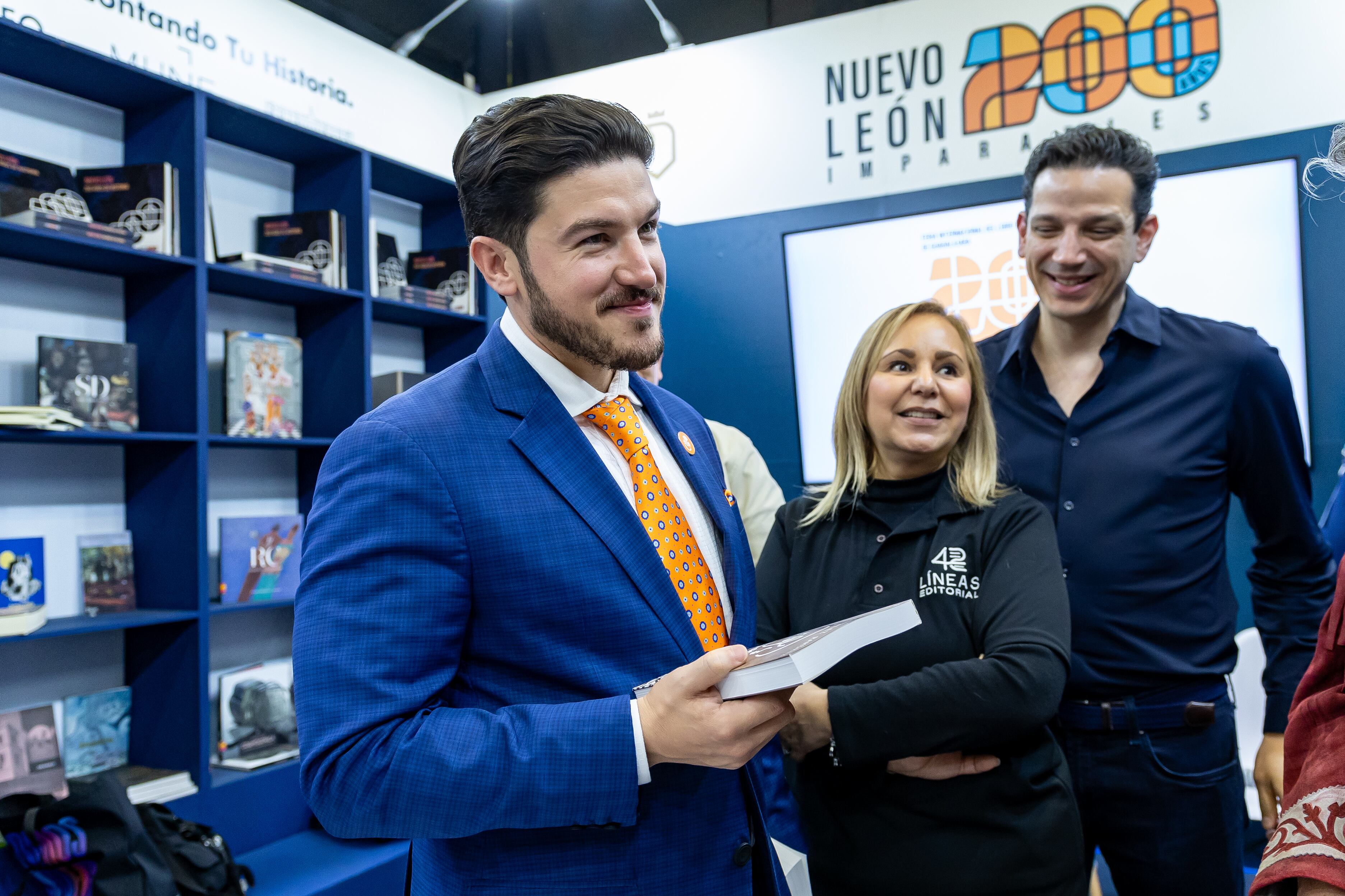 Samuel García presente en la FIL 2024.