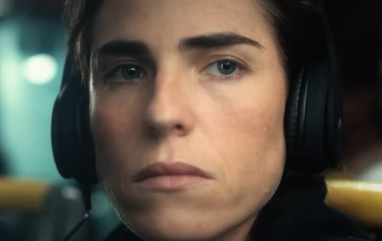 Karla Souza en La caída