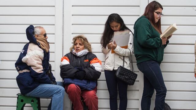 Filas en un módulo del INE