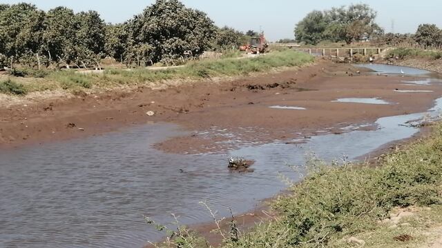Mueren 2 jóvenes en accidente en Canal hidráulico en Ahome