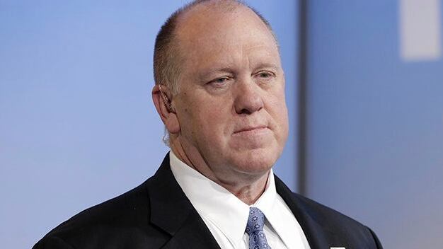Tom Homan, zar fronterizo de Trump, responde por muertes de migrantes bajo custodia de ICE