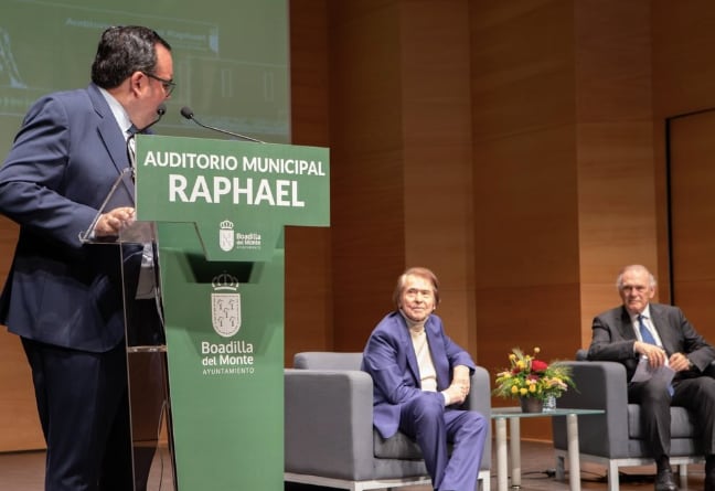 Rinden homenaje a Raphael