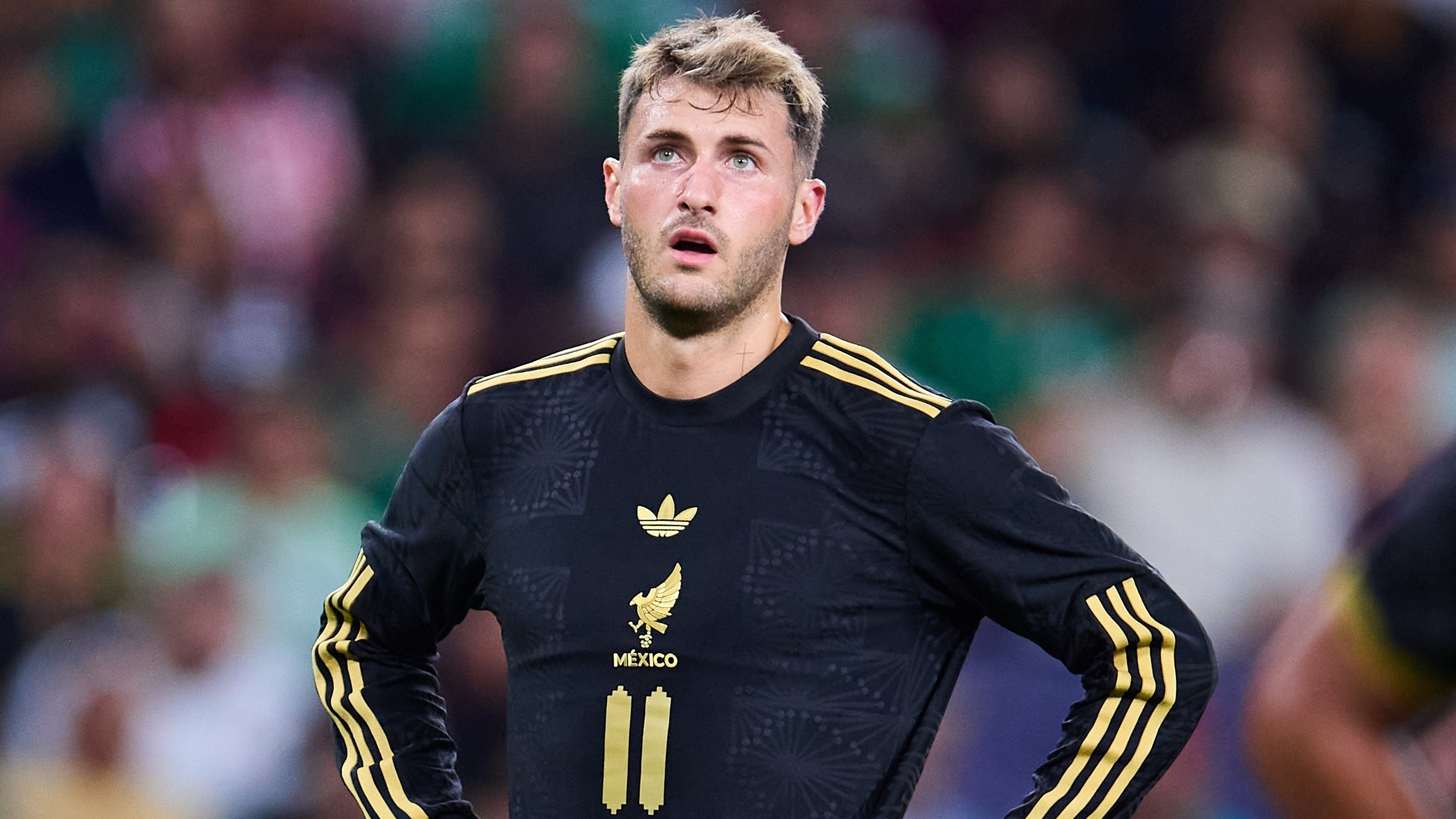 Caso Santiago Gimémez: ¿Cuántos meses estará fuera si es operado del tobillo?