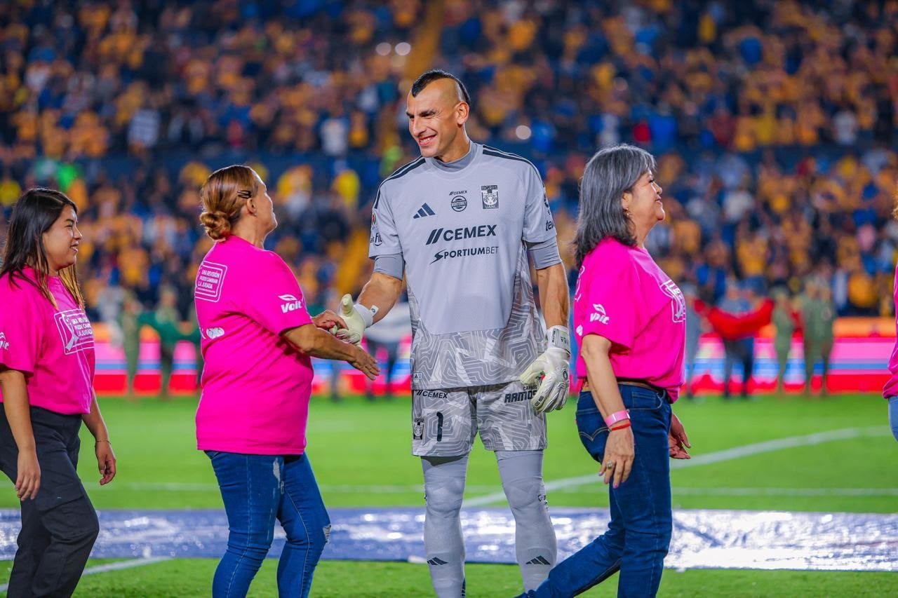 Tigres reconoce a sobrevivientes de cáncer de mama