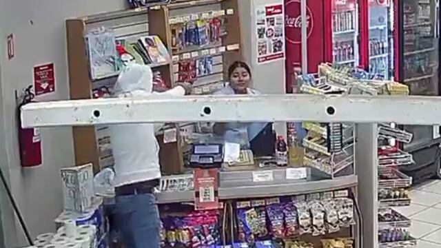 Cajera de Farmacias Guadalajara es ejecutada a sangre fría en Uruapan, Michoacán