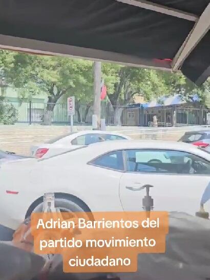 Carro supuestamente rayado por un taquero