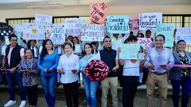 Michelle Núñez entregó aulas en Centro de Bachillerato