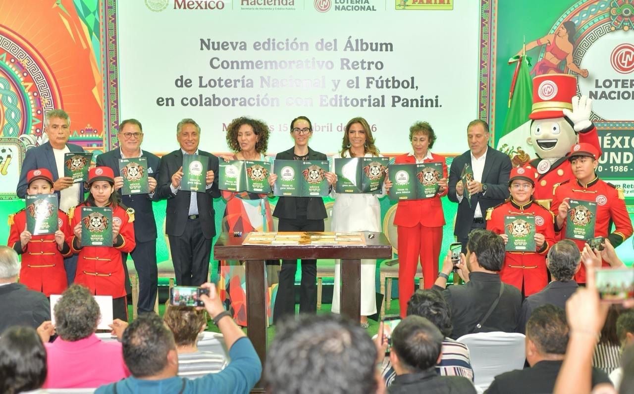 México revive su historia futbolera con álbum de Lotería Nacional