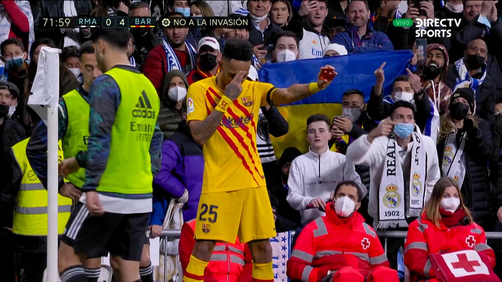 El peculiar festejo de Aubameyang al estilo de Dragon Ball.