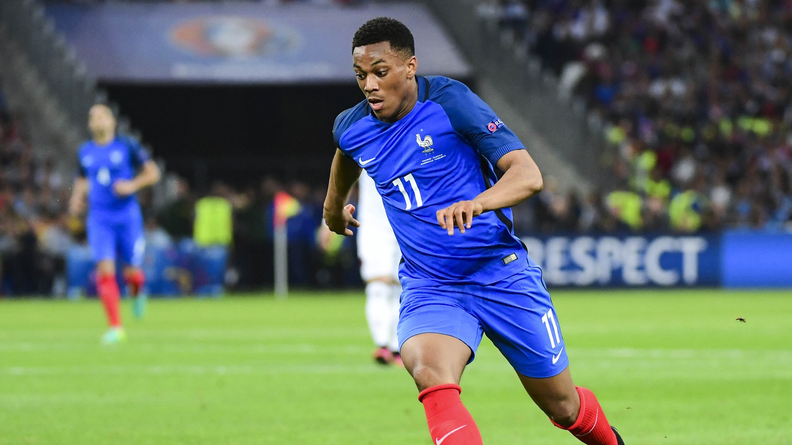 ¡Otro bombazo auriazul! Revelan que Pumas tiene negociaciones por ex delantero del Manchester United