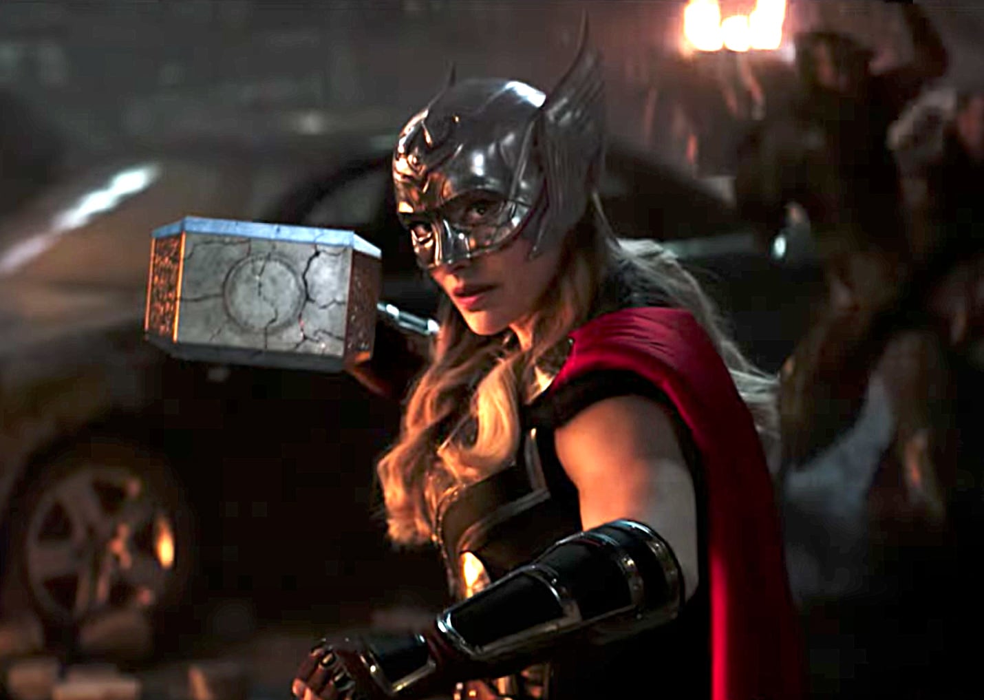 Natalie Portman como Jane Foster / Mighty Thor