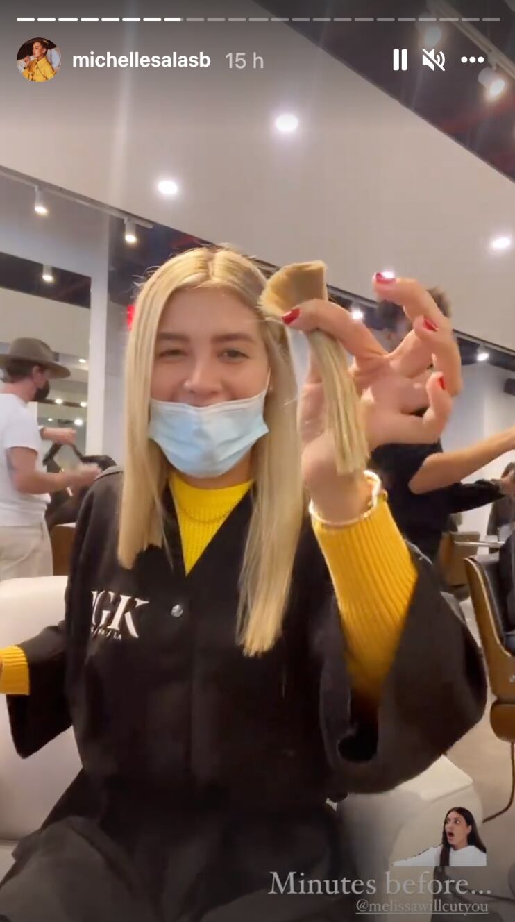 Michelle Salas corta su cabello