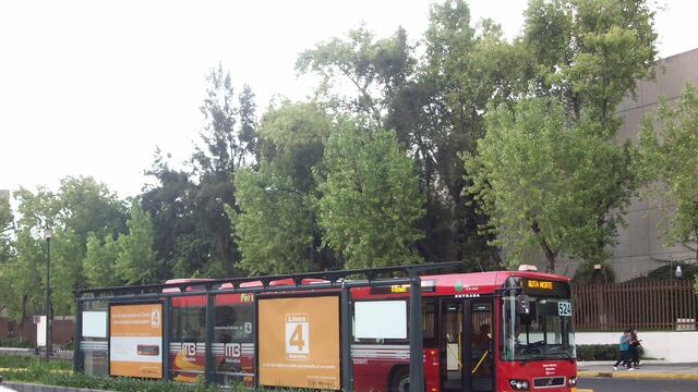 Línea 4 del Metrobús suspende servicio en algunas estaciones