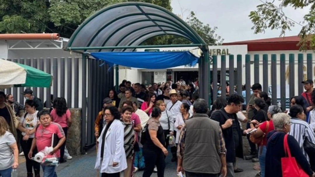 Evacuación del hospital del IMSS en Tuxtla Gutiérrez por presunta amenaza de bomba