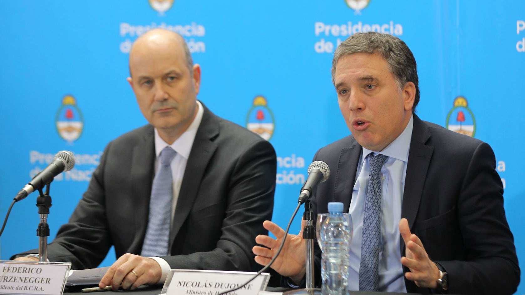 Obtiene Argentina línea de crédito por 50 mmdd del FMI