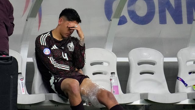 Edson Álvarez se lesionó en el México vs Jamaica.