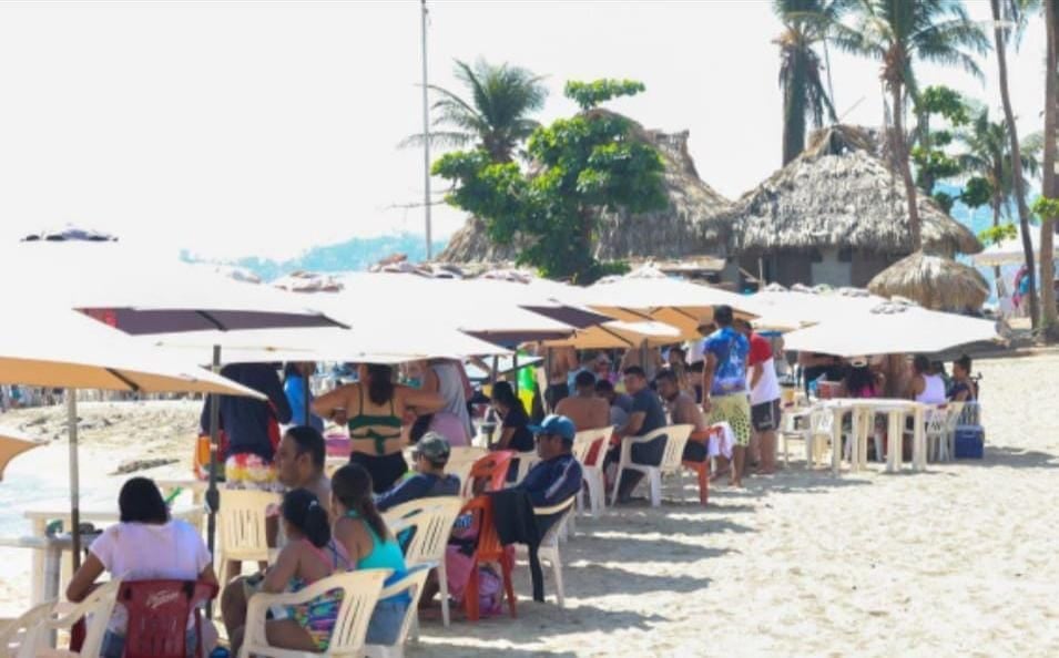 Acapulco se recupera y turistas vuelven para disfrutar la temporada vacacional de Invierno 2023