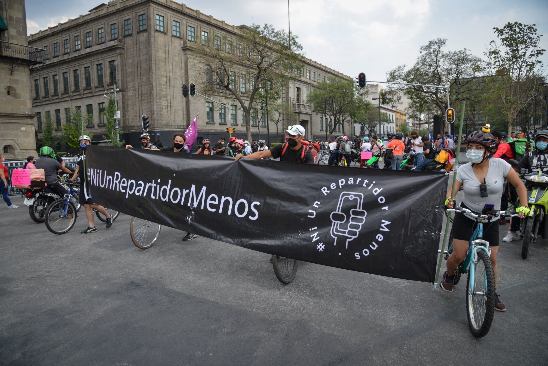 Repartidores contra impuesto del 2% por el uso de las calles