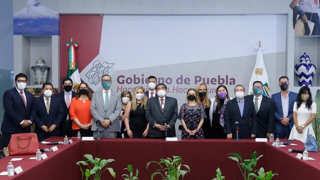 Miguel Barbosa y consejeros