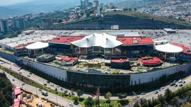 Balacera en Plaza La Cúspide de Naucalpan, Estado de México