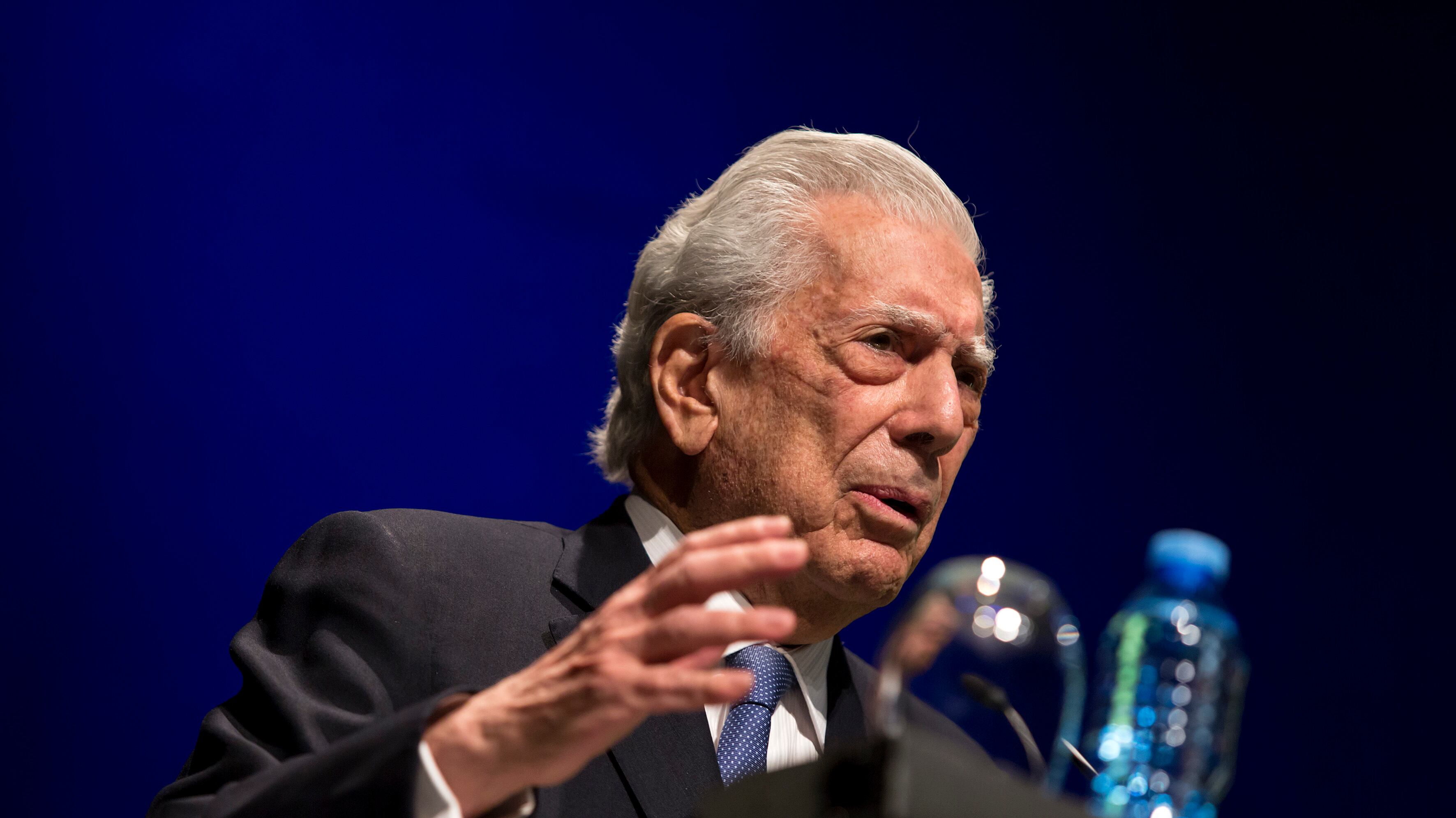 Mario Vargas Llosa, el más fiel retrato de las taras y los complejos de una América Latina aspiracionista