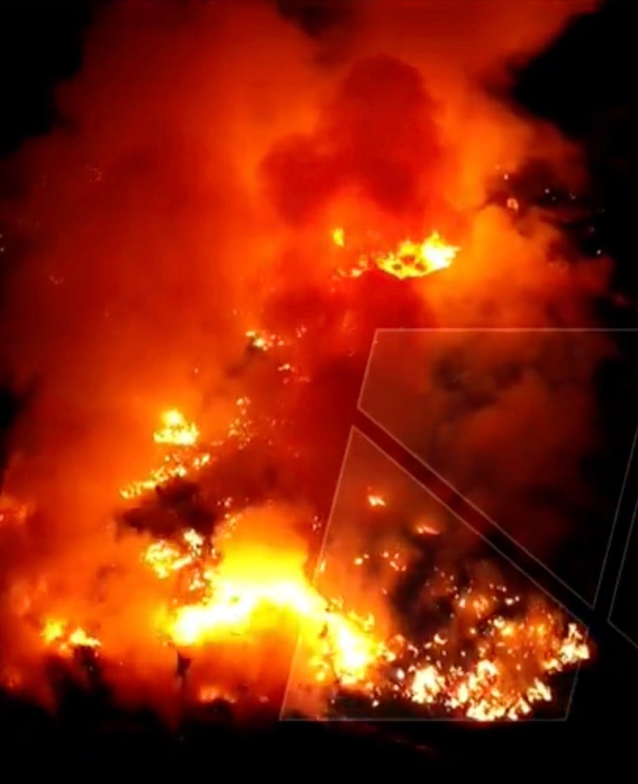 Incendio en Neza, Estado de México, en el relleno sanitario del Bordo de Xochiaca