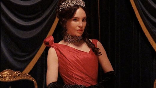 HBO Max revela la transformación de Belinda como la emperatriz Carlota