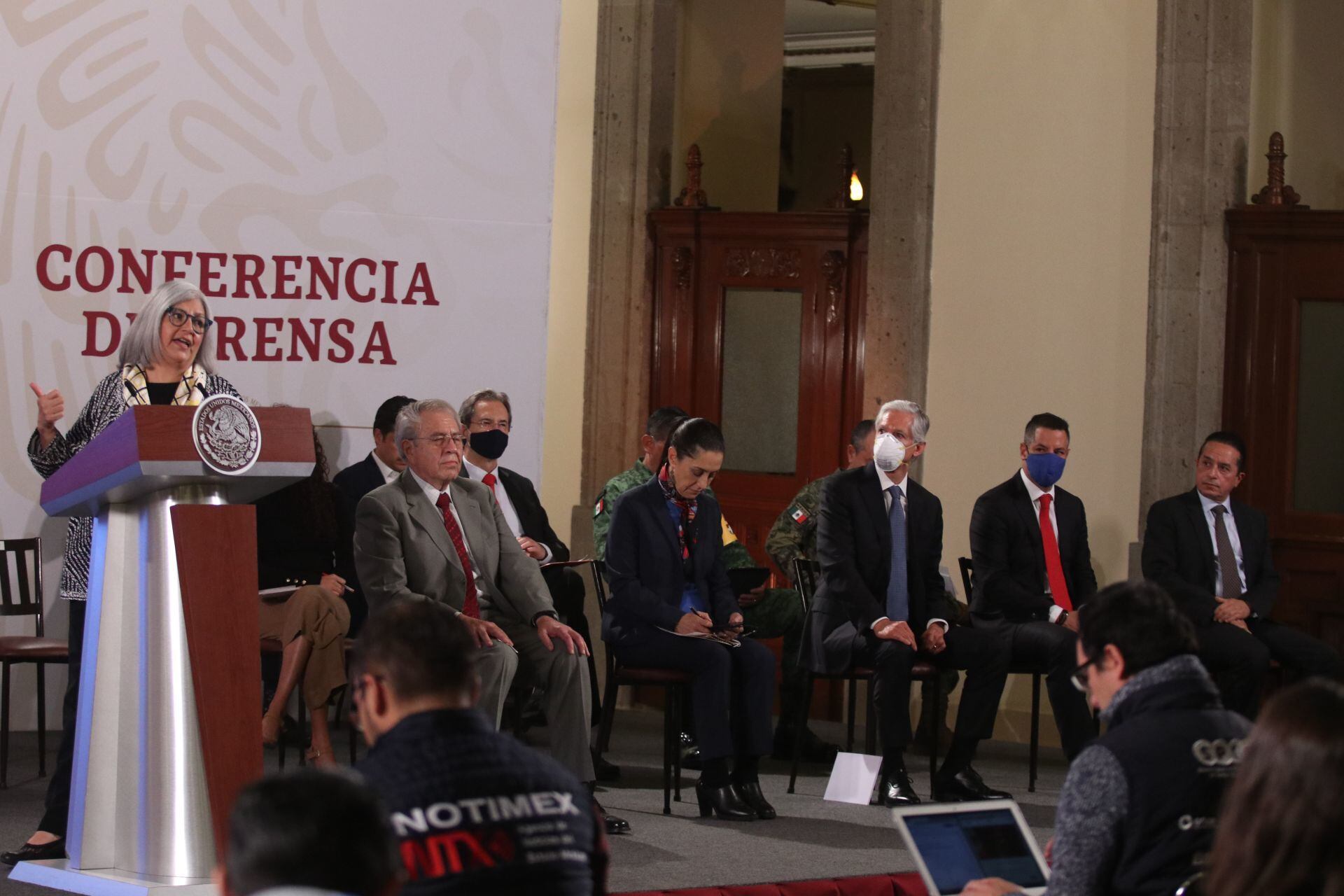 Funcionarios en Palacio Nacional.