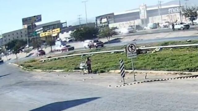 Accidente de grúa en Torreón, Coahuila, dejó varios heridos de gravedad.