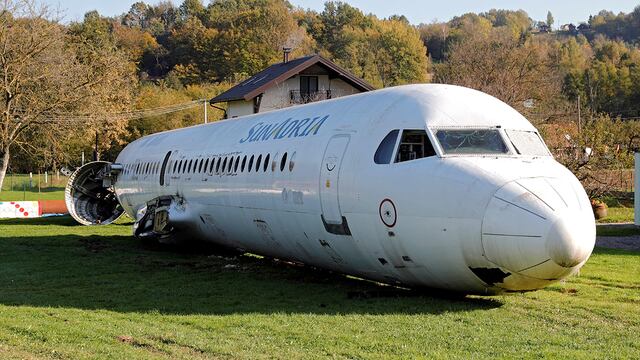 Fokker F-100 comprado por Robert Sedlar