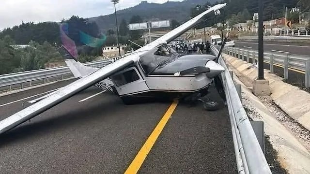 Avioneta aterrizó de emergencia en autopista Real del Monte-Huasca; Claudia Sheinbaum inaugurará el tramo