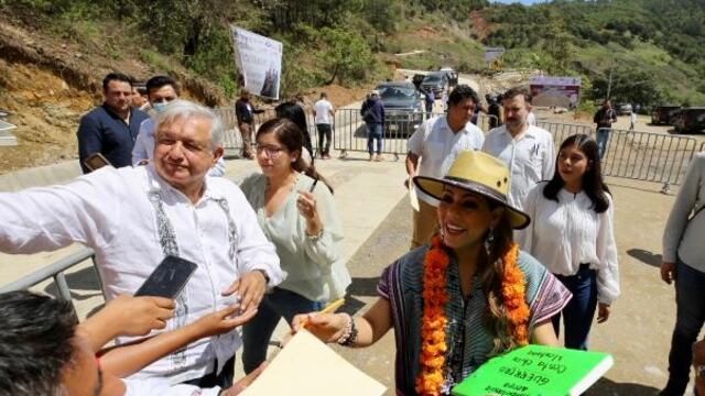 AMLO, Evelyn Salgado