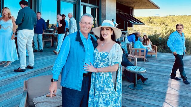 Ricardo Salinas Pliego y su esposa