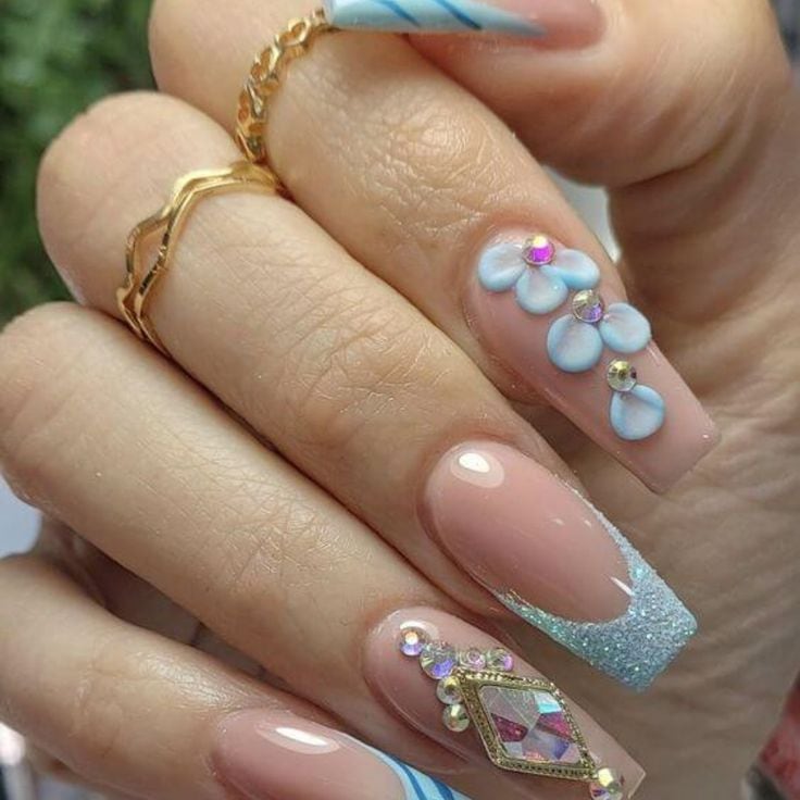 Modelos de uñas tendencia para el 2024: Tridimensionales