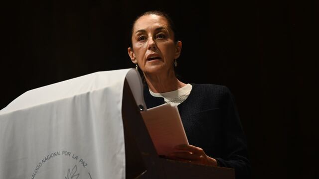 Claudia Sheinbaum firma compromiso por la paz