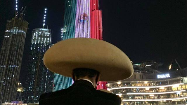 Bandera de México proyectada en el Burj Khalifa, en Dubai
