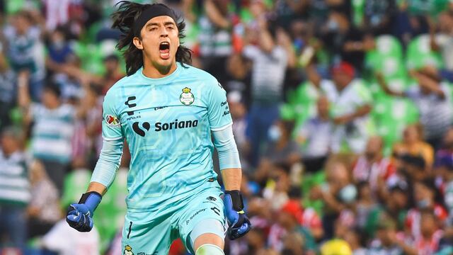 El Club Santos Laguna rescató el empate frente al Club Chivas en el Estadio Corona.